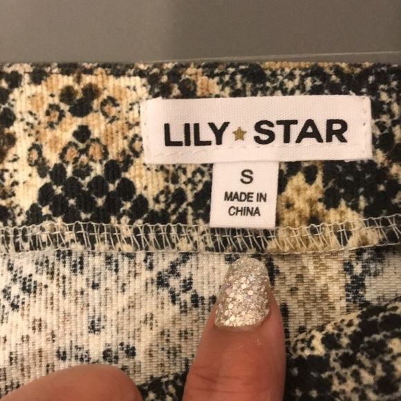 Lily Star Snakeskin button up mini skirt size small - Picture 3 of 4